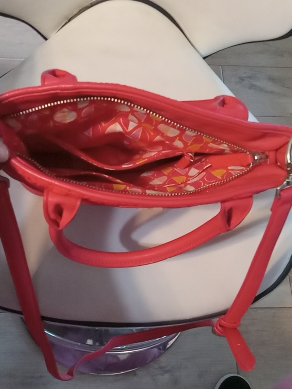 Quilted Red Women’s Satchel Shoulder Bag - Picture 4 of 4